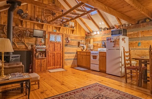 Derby Cabin | Charming, country escape cabin: Woodland Cabin