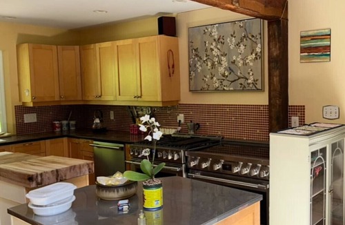 Juan de Fuca Electoral Area House | Charming Country Home Nestled in the Woodlands