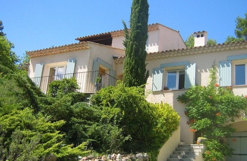 Pierrevert House | Charming country house with garden