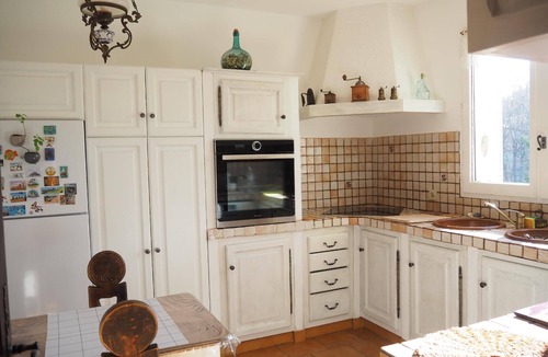 Pierrevert House | Charming country house with garden