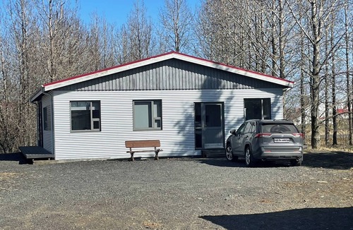 Olafsvellir House | Charming Country Side Guesthouse with 3 bedrooms that sleeps 8