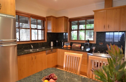 Barwite Cottage | Charming Countryside Cottage Rental in Mansfield Mount Buller, Australia