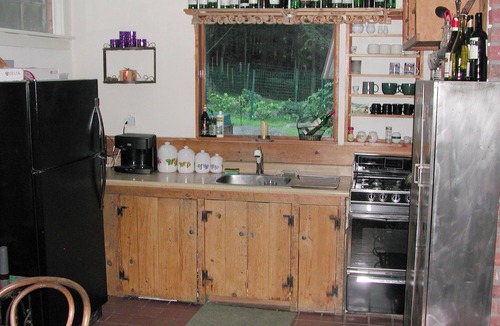 Willow Cottage | Charming Countryside Cottage in woodstock with outdoor hottub. Very private.