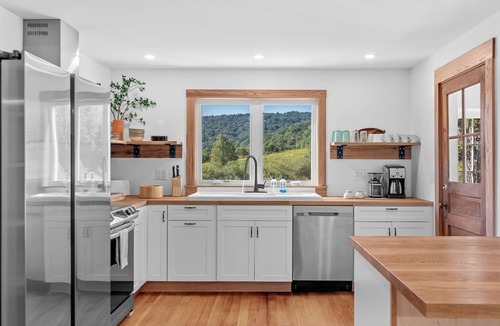 De Lancey House | Charming Countryside Escape with Forest Trails & Cozy Comfort in Walton, New York
