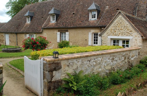 Maresche Cottage | Charming Countryside Retreat: Heated Pool, Tennis, Games Room - Near Le Mans
