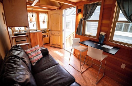 Lyons Resort | Charming Couples’ Escape – The Rusty Aspen Tiny Home in Lyons, CO