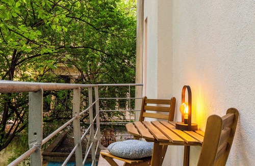 Bucharest City-Centre Apartment | Charming & Cozy 2 BD apt, Ultracentral with WiFi, AC, across Chabad in Bucharest