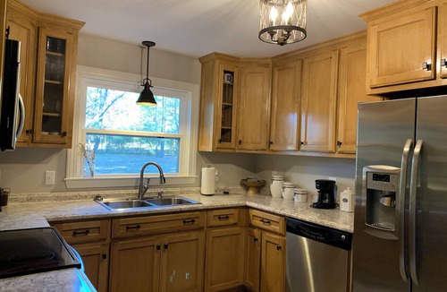 Lawrenceburg House | Charming & cozy 2-bedroom cottage in historic Lawrenceburg just 1 mile to town!
