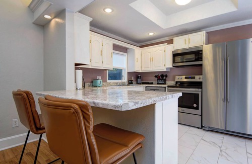 Springfield House | Charming & Cozy 3-bedroom house in wonderful Springfield with AC