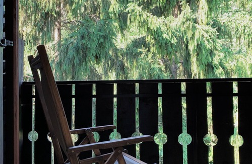 Nalles Apartment | Charming cozy apartment with mountain & forest view, only 15min. from Meran&Bozen