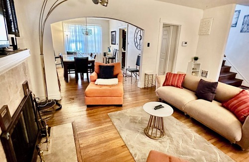 St. Louis House | Charming Cozy Brick Bungalow in the heart of St. Louis