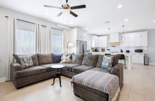 Tarpon Springs House | Charming, Cozy, Family Friendly - Close to Downtown/Sponge Docks/Beaches/Trails