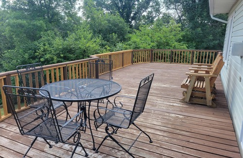 Rainy River District House | Charming, cozy, lakefront home in the Canadian woodlands. Natural beauty!