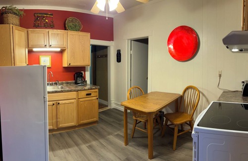 La Crosse Apartment | Charming, cozy studio - just half a block from Mayo!