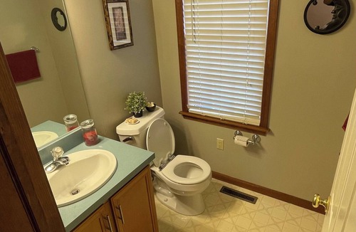 Port Matilda House | Charming cul-de-sac 5BR 3.5BA in State College, PA
