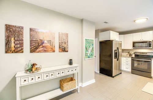Damascus House | Charming Damascus Retreat w/Deck & Creek Views!