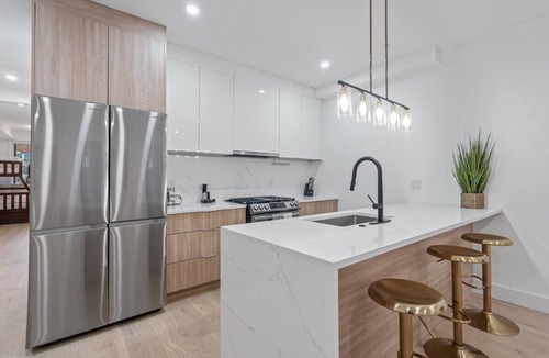 Petworth Bed & Breakfast | Charming DC Townhouse Condo| Explore Monuments, Museums & Vibrant Neighborhoods