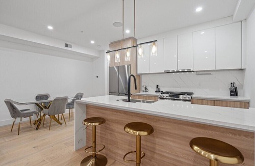 Petworth Bed & Breakfast | Charming DC Townhouse Condo| Explore Monuments, Museums & Vibrant Neighborhoods