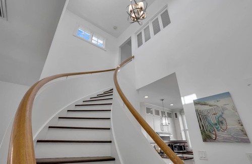 Delray Beach House | Charming Delray Beach House -Steps to Beach & Atlantic Avenue! VIP Beach Passes!