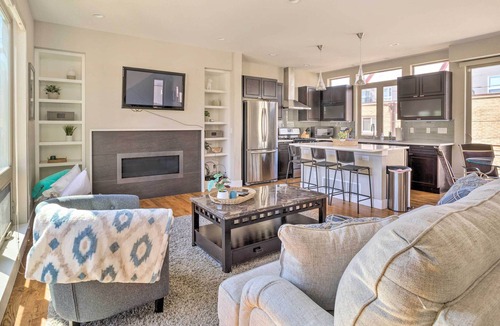 Jefferson Park House | Charming Denver Townhome < 3 Mi to Downtown!