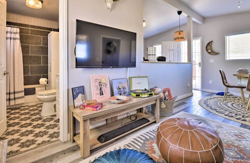 Yucca Valley Cottage | Charming Desert Cottage: 11 Mi to Joshua Tree