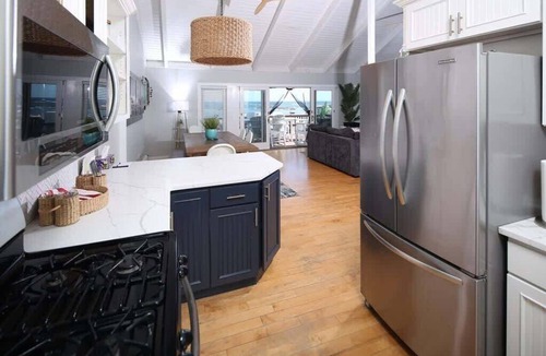 Minot House | Charming! Direct ocean front house on private Minot beach in Scituate Sleeps 11.