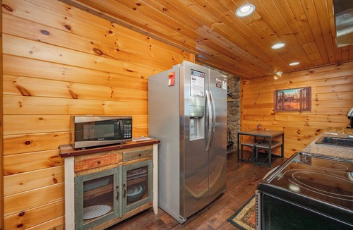 McHenry Cabin | Charming Dog Friendly Retreat w/Fire Pit & Hot Tub