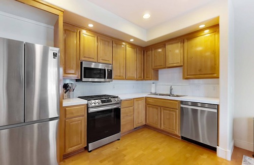 Broken Top House | Charming dog-friendly retreat near skiing & golf with views & fireplace