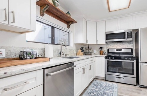 Capitola House | Charming Dog-Friendly Cottage Near Beach