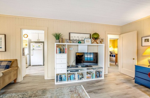 Gearhart House | Charming dog-friendly cottage with sauna, easy beach access, deck & yard