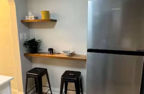Downtown London Apartment | Charming Downtown 3BR Combo Room
