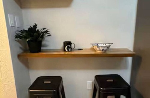 Downtown London Apartment | Charming Downtown 3BR Combo Room