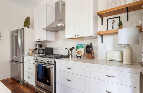 Downtown Charleston House | Charming Downtown 6BR - Steps to King St!