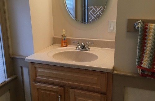 Williamstown House | Charming Downtown Williamstown Cottage - 5 Min Walk to Campus