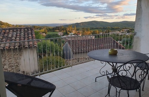 Pierrevert Apartment | Charming duplex apartment in the heart of Provence 160m2