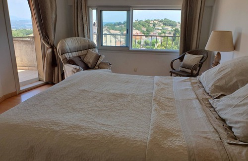 Pierrevert Apartment | Charming duplex apartment in the heart of Provence 160m2
