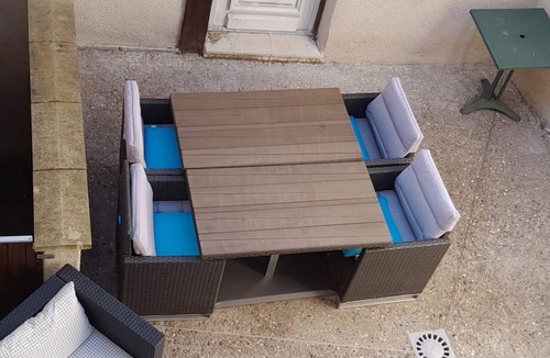 Saint-Gaultier Cottage | Charming Duplex in Saint-Gaultier: Private Courtyard, Free Wifi, Near Creuse River