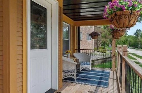 Cedarburg House | Charming duplex walkable to historic downtown Cedarburg