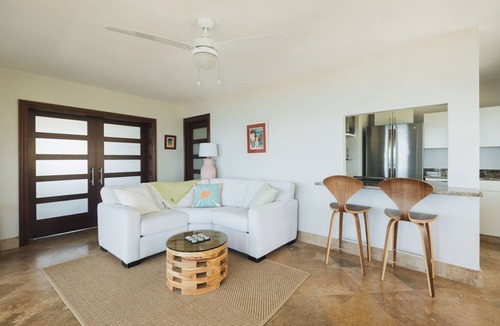 Cotton Valley House | Charming East Guesthouse - Panoramic Sea Views
