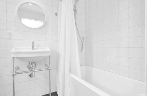 Grandview-Woodland House | Charming East Van Home Near DT and Commercial St