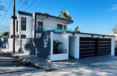 El Cercado House | Charming El Cercado Villa - Spacious Modern 3BR with AC- Family Friendly