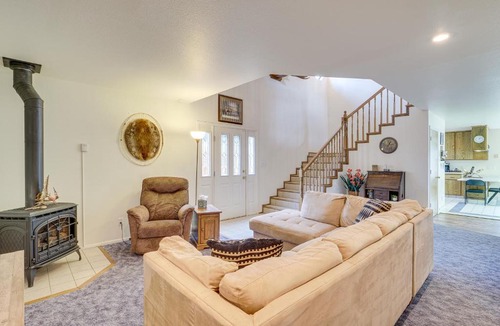 Elko House | Charming Elko Home w/Pool Table!