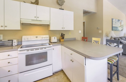 Emerald Isle House | Charming Emerald Isle Escape < 1 Mi to Beach!