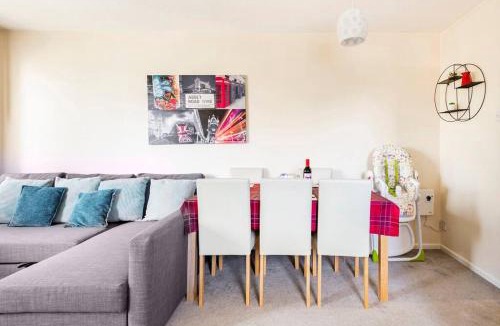 Bletchley House | Charming Entire 2-Bedroom House in Milton Keynes