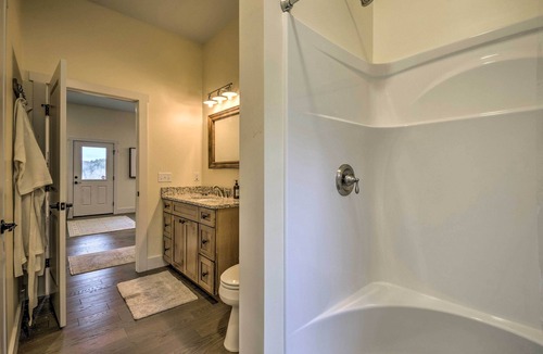 Fletcher House | Charming Fairview Home on 40-Acre Horse Farm!
