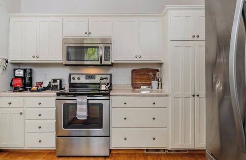 Stevens Point House | Charming Family Home Steps from UWSP & Downtown