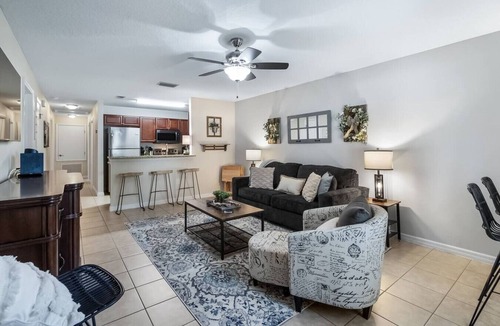 Clermont Apartment | Charming Family & Triathlete Downtown Suite 857
