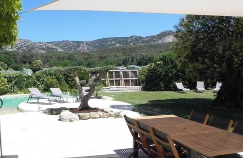 Cheval-Blanc Villa | Charming Farmhouse with Private Pool & Stunning Luberon Views