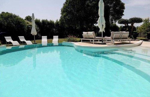 Cheval-Blanc Villa | Charming Farmhouse with Private Pool & Stunning Luberon Views