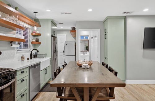 Midtown Sacramento House | Charming Farmhouse Retreat: 2 Beds 2 Bath with Garage